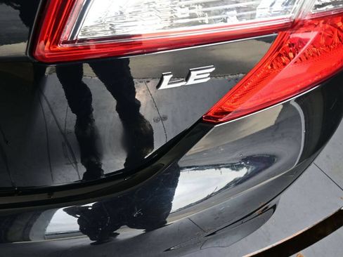 Used 2014 Toyota Camry LE FWD image 16