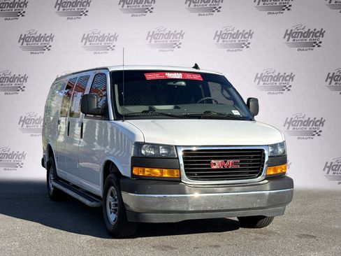 Used 2022 GMC Savana 2500 image 2
