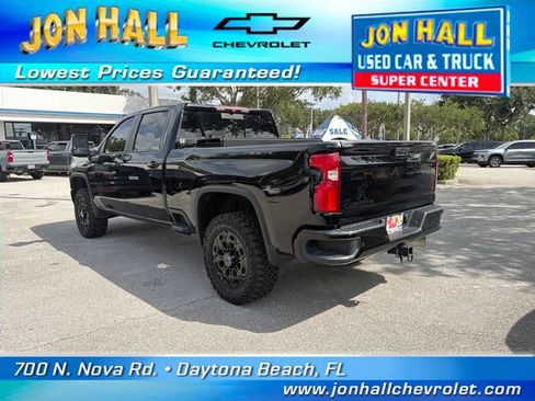 Used 2022 Chevrolet Silverado 2500 LTZ w/ LTZ Plus Package AWD/4WD image 7