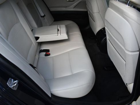Used 2015 BMW 550i Sedan image 30