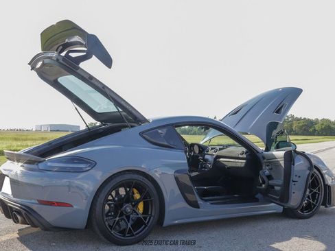 Used 2023 Porsche 718 Cayman GT4 RS image 18