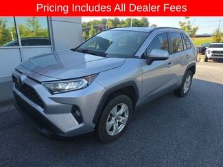 Used 2020 Toyota RAV4 XLE w/ Convenience Package FWD video 1