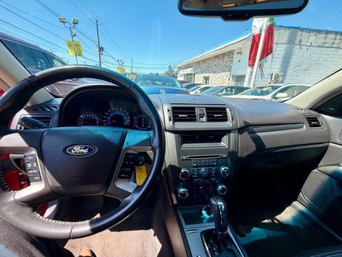 Used 2010 Ford Fusion Sport FWD image 17