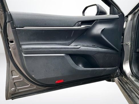 Used 2020 Toyota Camry SE FWD image 20