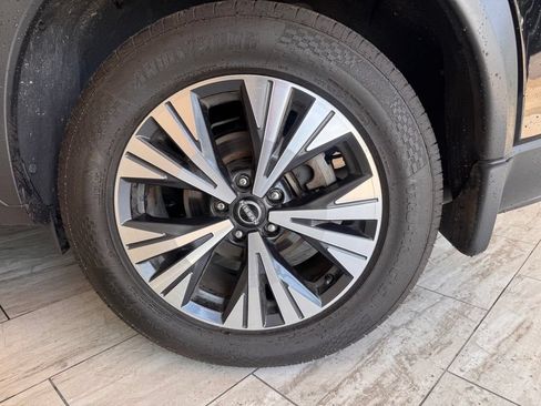 Used 2023 Nissan Rogue SV FWD image 19