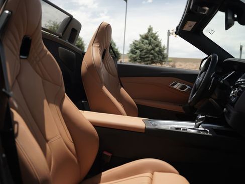 Used 2022 BMW Z4 M40i w/ Premium Package RWD image 14
