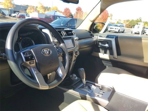 Used 2019 Toyota 4Runner SR5 Premium image 13