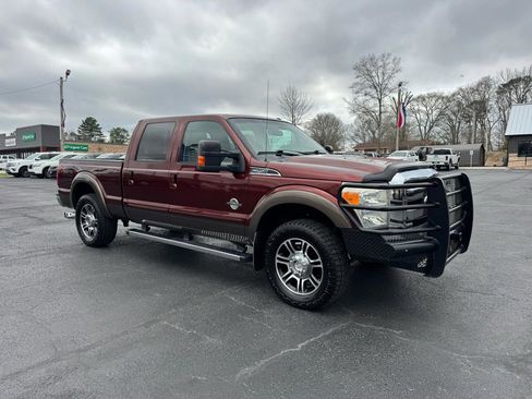 Used 2016 Ford F250 Lariat w/ Lariat Ultimate Package image 4