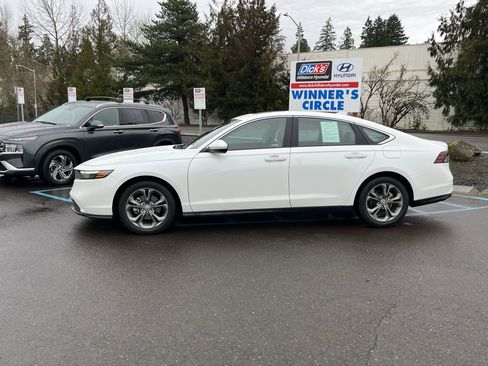 Used 2023 Honda Accord EX image 2