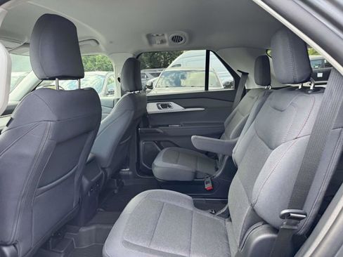 Used 2026 Ford Explorer Active AWD/4WD image 16