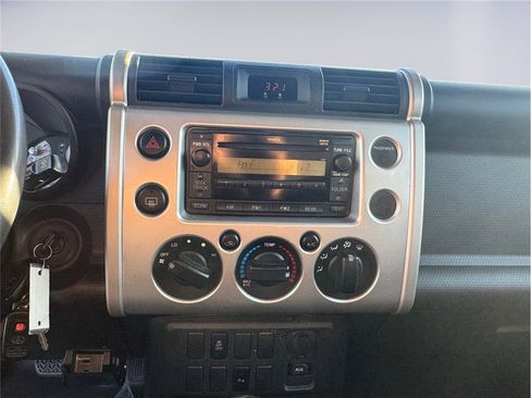 Used 2007 Toyota FJ Cruiser 4WD image 11