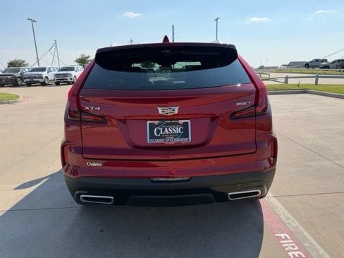 Used 2024 Cadillac XT4 Premium Luxury w/ Technology Package FWD image 4
