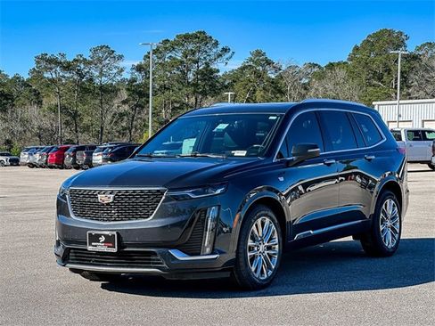 Used 2023 Cadillac XT6 Premium Luxury w/ Technology Package image 4