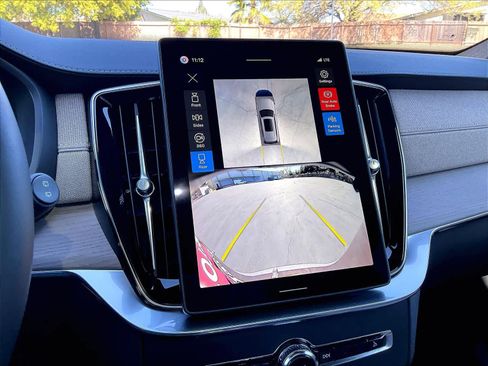 New 2026 Volvo XC90 T8 Plus w/ Protection Package Premier image 20