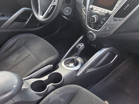 Used 2016 Hyundai Veloster image 6
