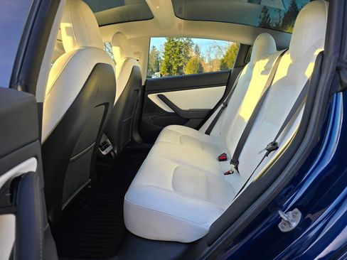 Used 2019 Tesla Model 3 Performance image 17