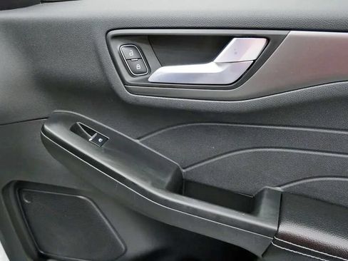Used 2023 Ford Escape SE FWD image 16