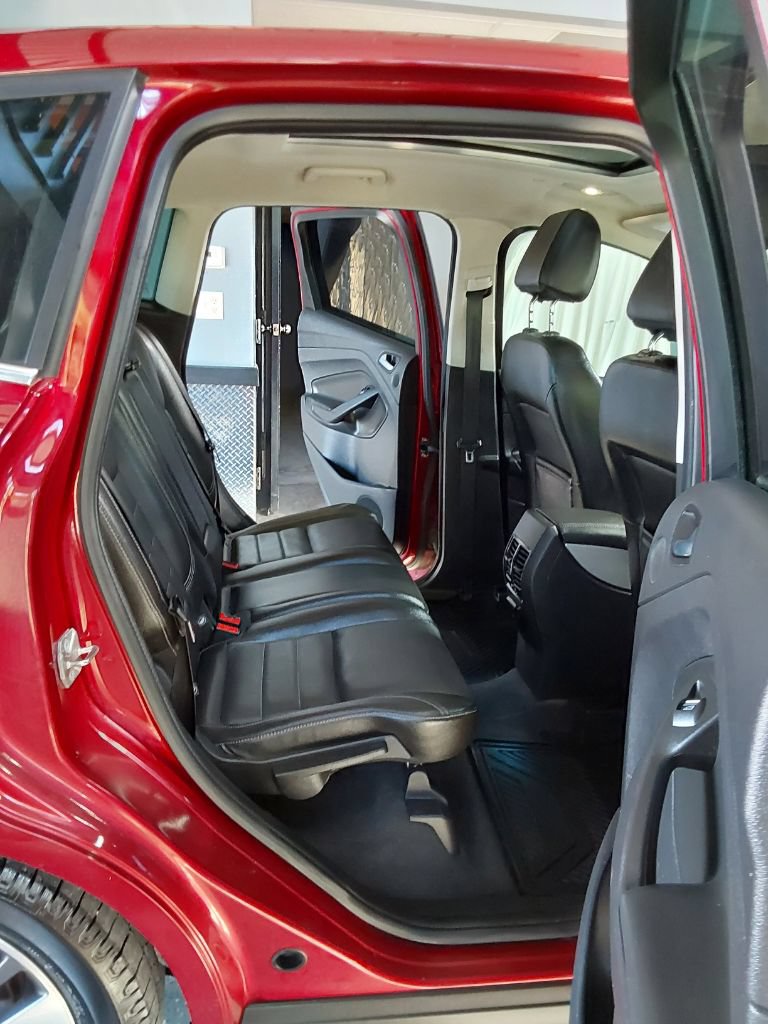 Used 2014 Ford C-MAX SEL w/ Equipment Group 302A FWD image 17