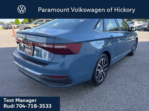 Used 2026 Volkswagen Jetta SE FWD image 7