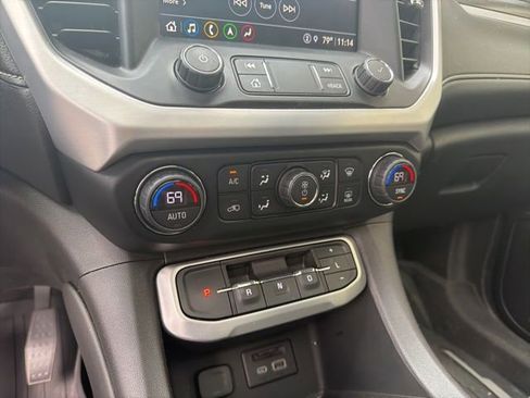 Used 2021 GMC Acadia SLT w/ Premium Package FWD image 16