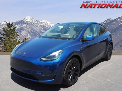 Used 2024 Tesla Model Y Long Range AWD/4WD image 1