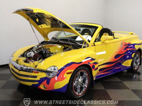 Used 2005 Chevrolet SSR w/ Preferred Equipment Group image 29