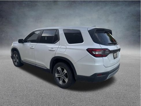 Used 2025 Honda Pilot EX-L image 3