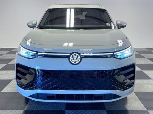 New 2026 Volkswagen Tiguan SEL R-Line AWD/4WD image 2