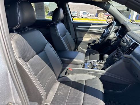 Used 2022 Volkswagen Atlas Cross Sport SEL R-Line image 11