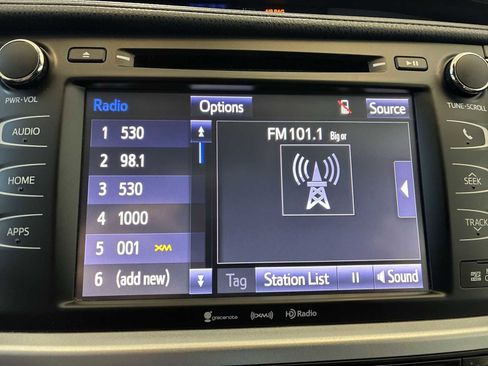 Used 2019 Toyota Highlander XLE image 12