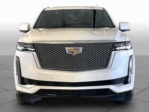 Used 2021 Cadillac Escalade Premium Luxury RWD image 3