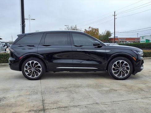 Certified 2024 Lincoln Nautilus Reserve w/ Equipment Group 202A image 7