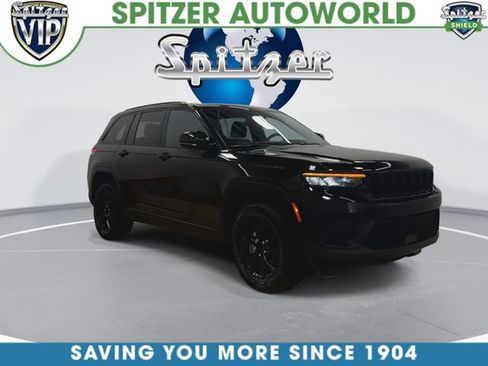 Used 2024 Jeep Grand Cherokee Altitude AWD/4WD image 8