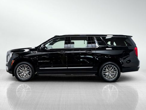 Used 2025 GMC Yukon XL Denali w/ Sun & Power Step Package AWD/4WD image 2