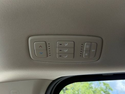 Certified 2024 Kia Carnival LX FWD image 50