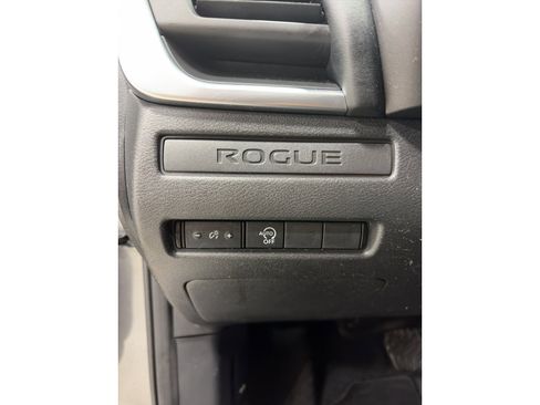 Used 2024 Nissan Rogue SV image 14