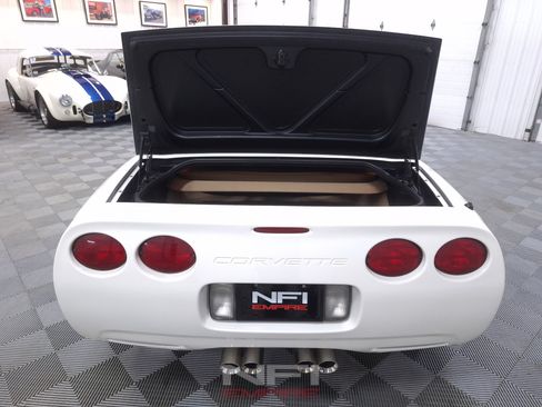 Used 2001 Chevrolet Corvette Coupe w/ Preferred Equipment Group2 RWD image 44