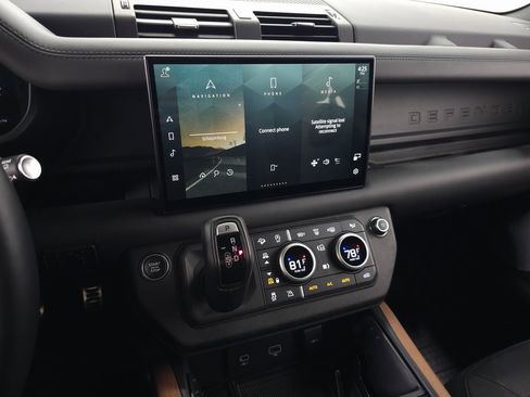Used 2024 Land Rover Defender 130 X image 29