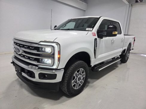 Used 2024 Ford F250 Lariat w/ FX4 Off-Road Package AWD/4WD image 3