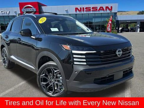 New 2025 Nissan Kicks SR image 1