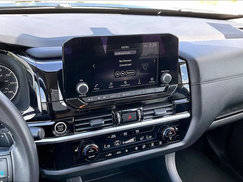 Used 2024 Nissan Pathfinder SV FWD image 6