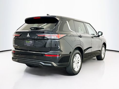 Used 2025 Mitsubishi Outlander ES image 9