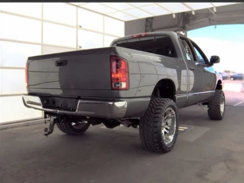 Used 2004 Dodge Ram 1500 Truck SLT RWD image 2