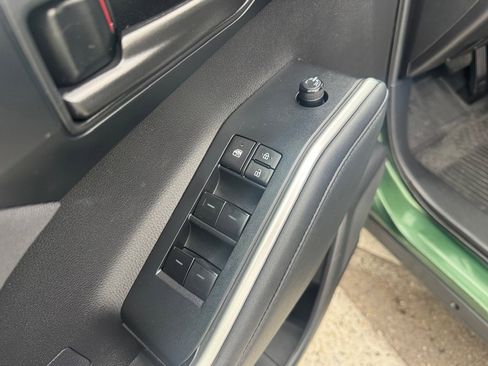 Used 2023 Toyota Highlander LE image 11