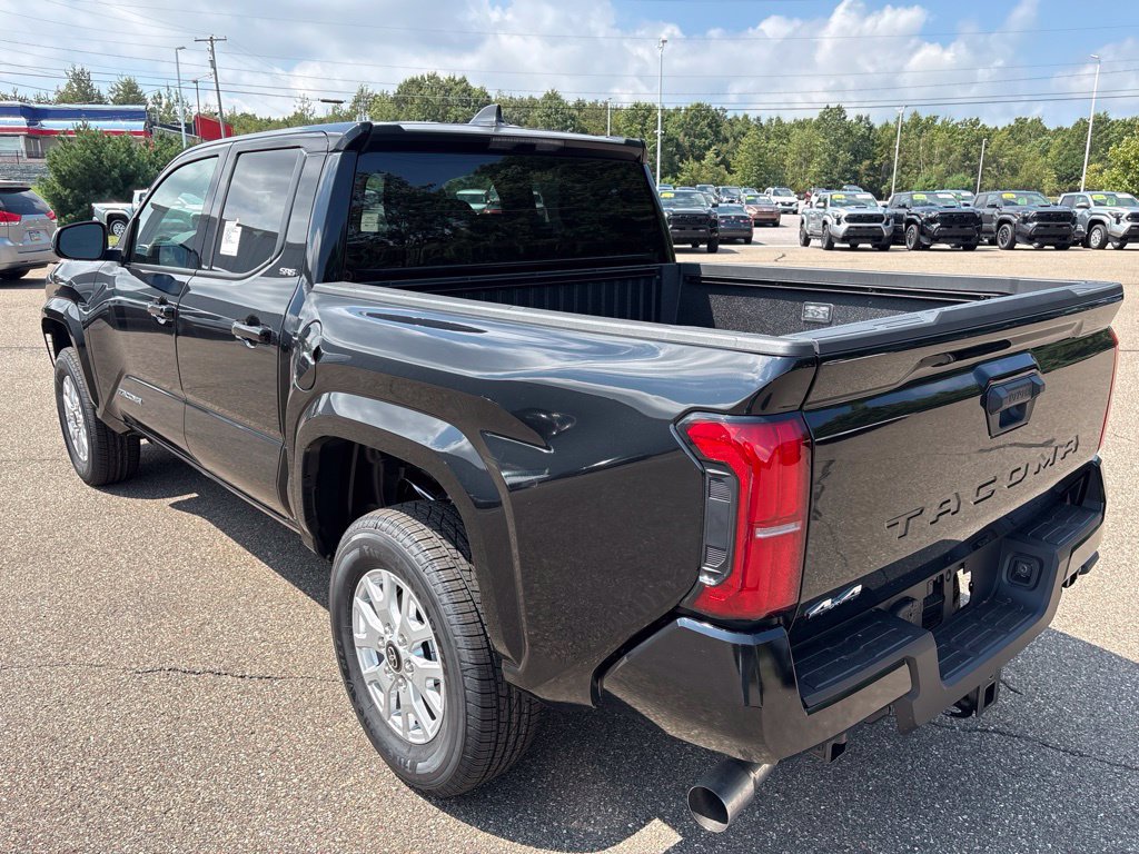 Used 2026 Toyota Tacoma SR5 AWD/4WD image 4