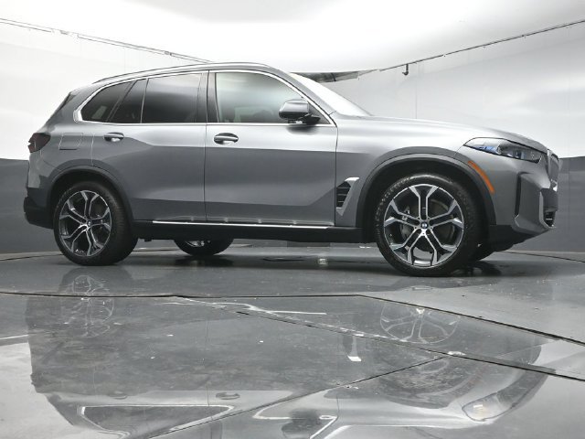 Used 2026 BMW X5 xDrive40i w/ Climate Comfort Package AWD/4WD image 34