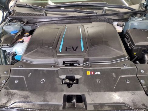 Certified 2023 Hyundai Ioniq 5 Limited w/ Cargo Package image 9