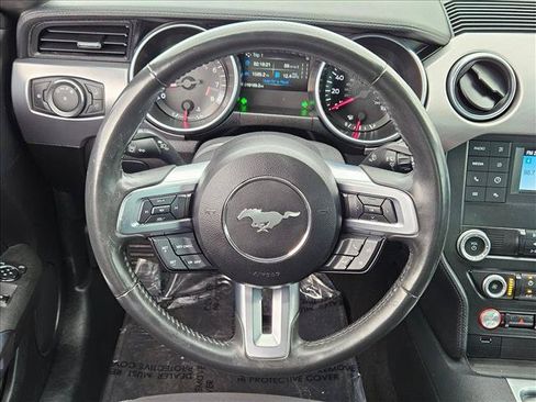 Used 2022 Ford Mustang GT RWD image 15