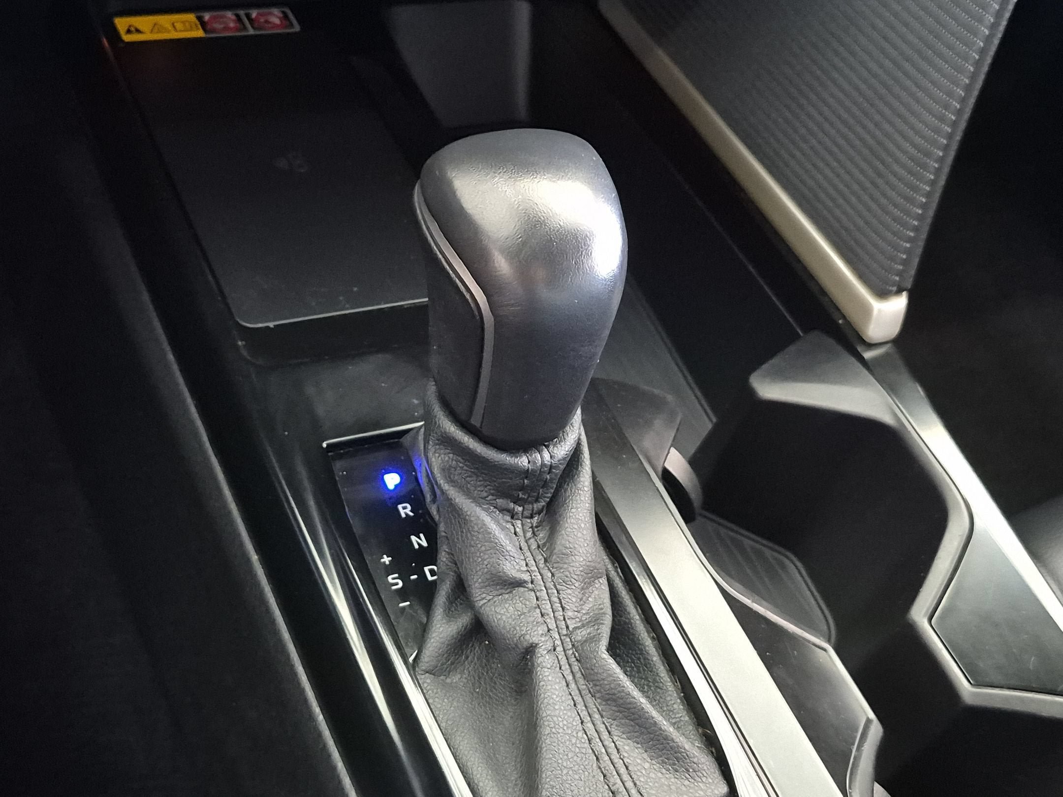 Used 2025 Toyota Camry SE FWD image 19