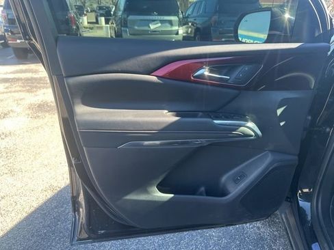 Certified 2025 Chevrolet Traverse Z71 w/ Driver Confidence Package image 11